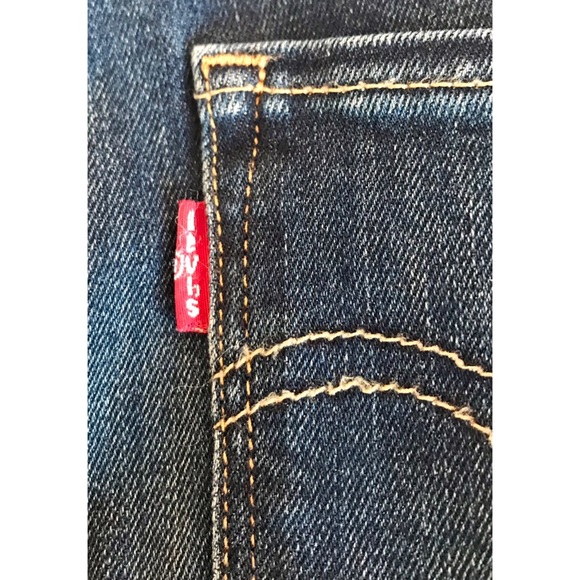 Levi’s dark wash straight leg ✨SOLD✨ - Picture 7 of 8